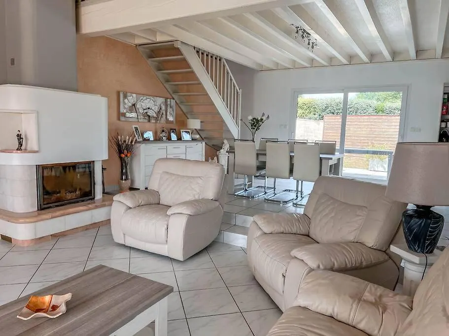 Magnifique Maison A Lentilly - Piscine Villa